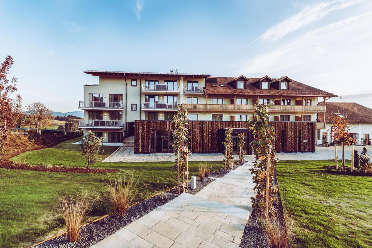 Landrefugium Obermueller 4,5 Sterne Hotel Untergriesbach Bagian luar foto
